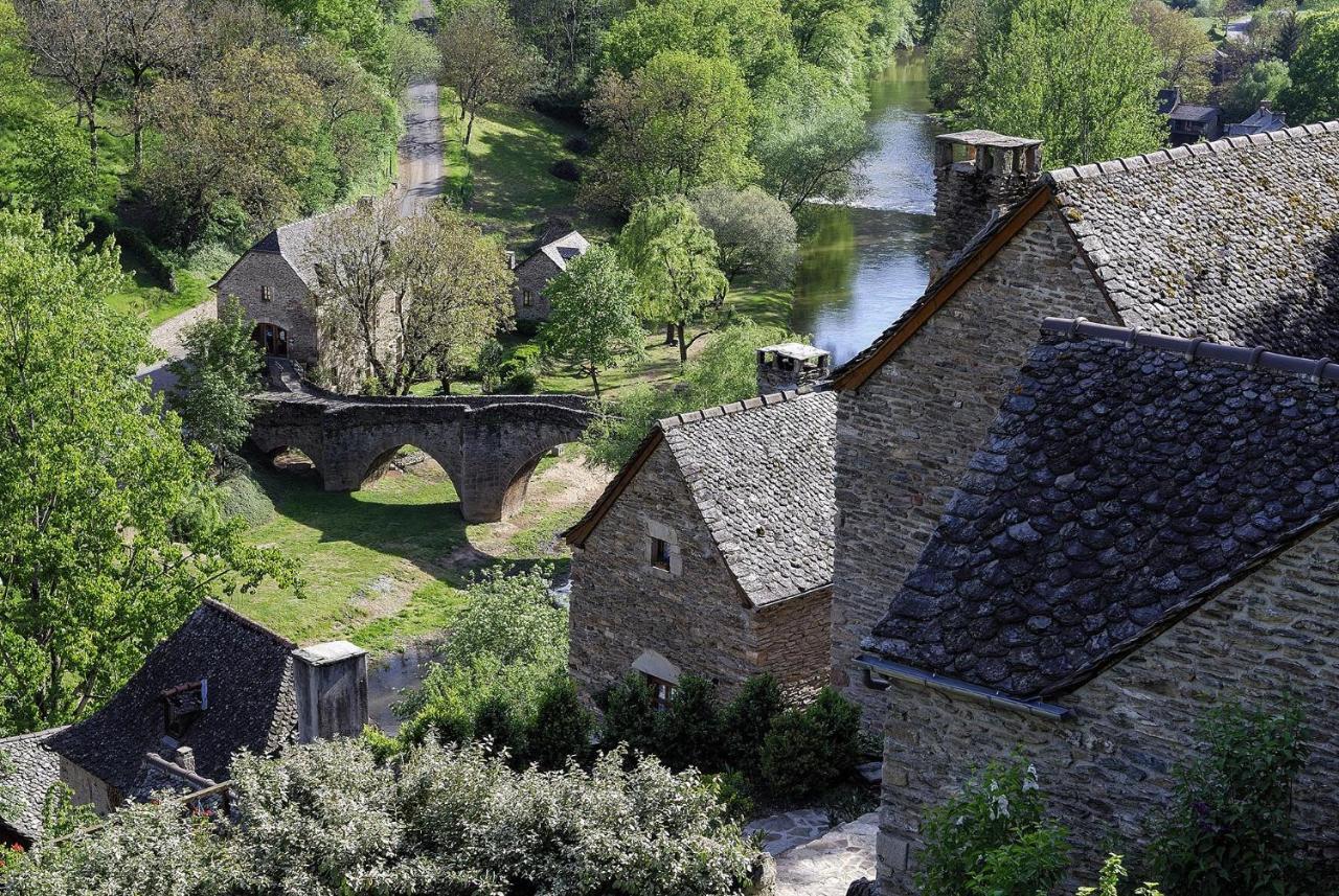 Gite De La Cascade Salles-la-Source Luaran gambar